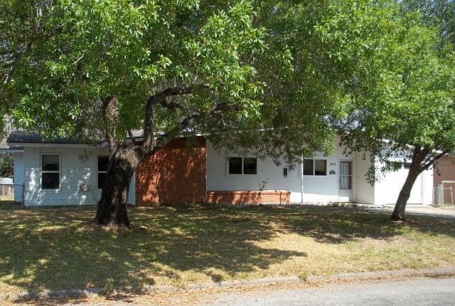 1st image of 1415 Leon Dr