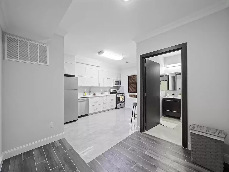188 Kensington Ave #5B