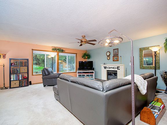 4th image of 10816 NE 53rd Ct