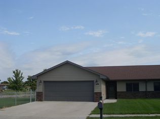 1085 Saxton Dr, Huron, SD 57350