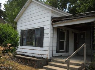 223 Elm St, Carthage, MO 64836
