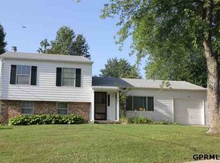 13451 Oak St, Omaha, NE 68144