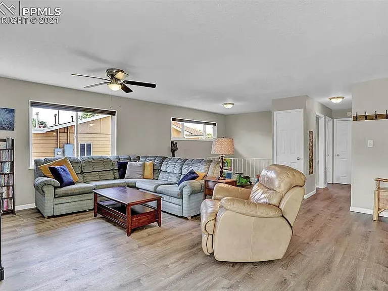 513 Rose Dr — Photo 12