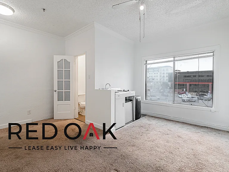 Charming Studio in The Heart Of Glendale — Photo 16
