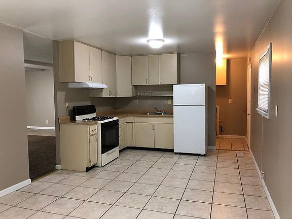 4th image of 3669 N Ireland Dr