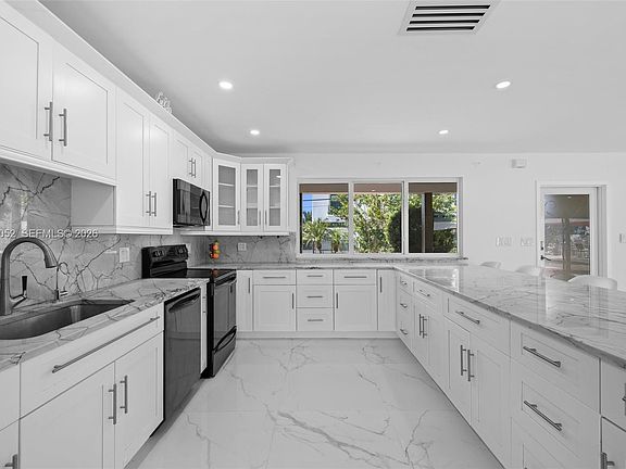 5th image of 2816 NE 35th St