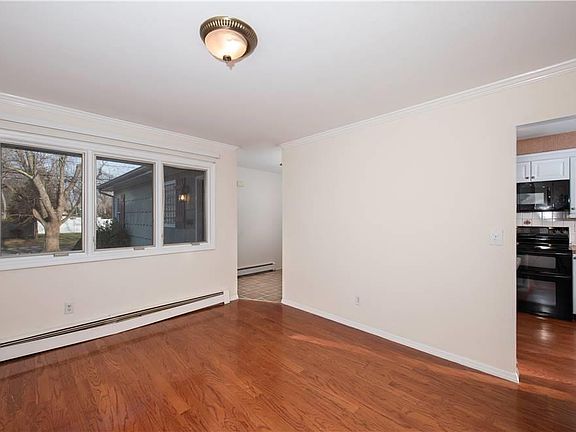 4th image of 34 Grady Ln