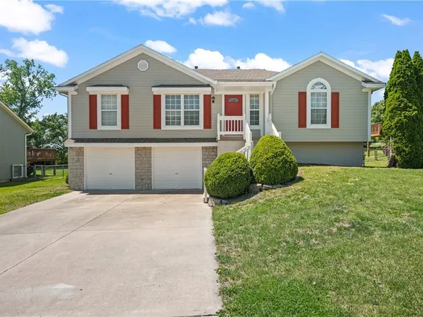604 S Sunset Ln, Raymore, MO 64083