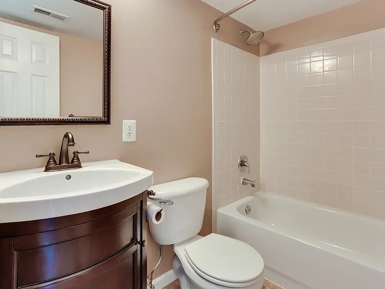 1615B N Van Dorn St #B — Photo 5
