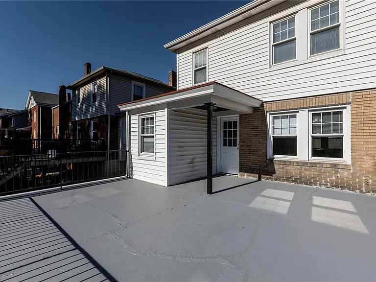 3065 Latonia Ave — Photo 29