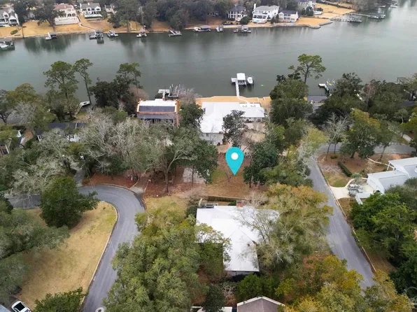 3200 Seville Dr, Pensacola, FL 32503