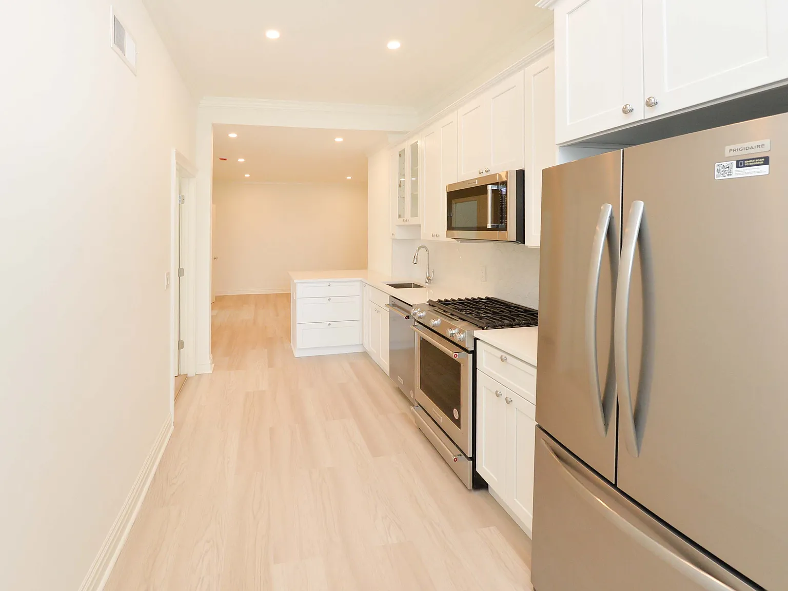 153 Dayton St — Photo 3
