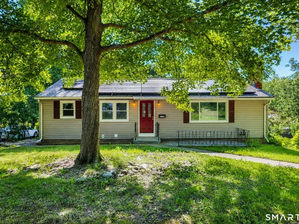 110 Greenwood Drive, Manchester, CT 06042