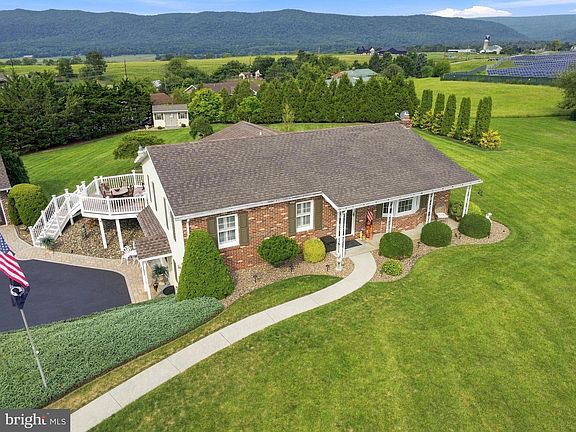 2nd image of 5721 Oakwood Dr