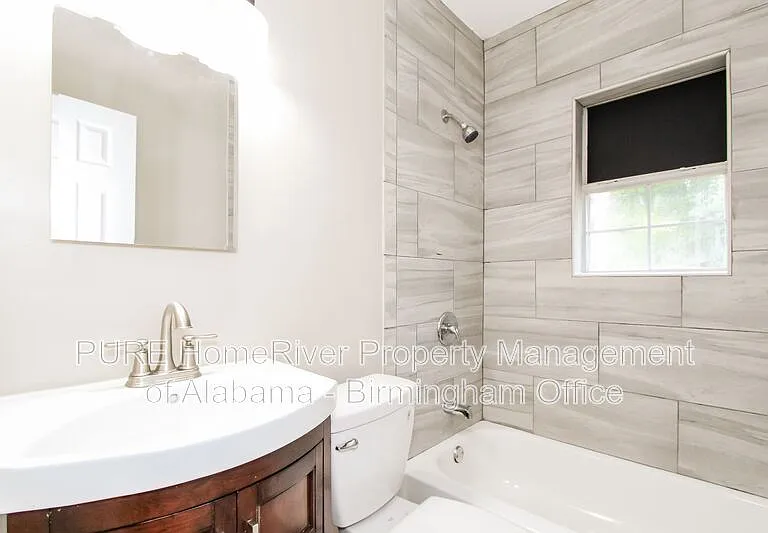 208 22nd St SW — Photo 9