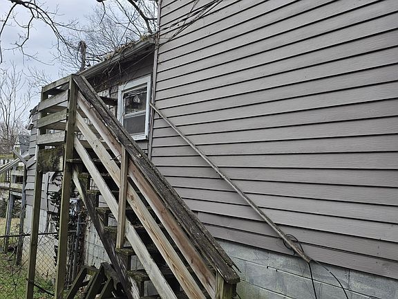 4th image of 1214 Forest Ave