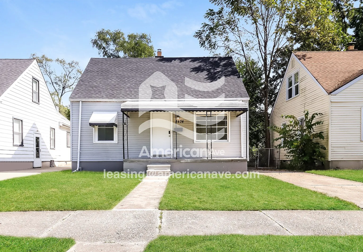 3 bed, 1.0 bath, 879 sqft, $1,181 — Photo 1