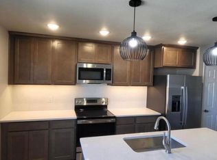 28 Green St #A, Fisher, IL 61843