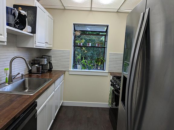 2nd image of 1622 V St