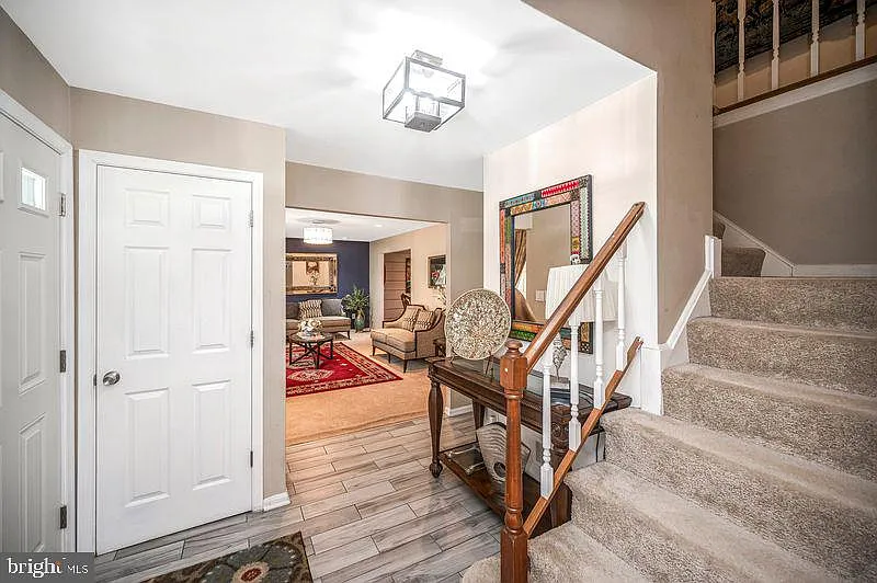 4 bed, 2.5 bath, 2272 sqft, $3,700 — Photo 3