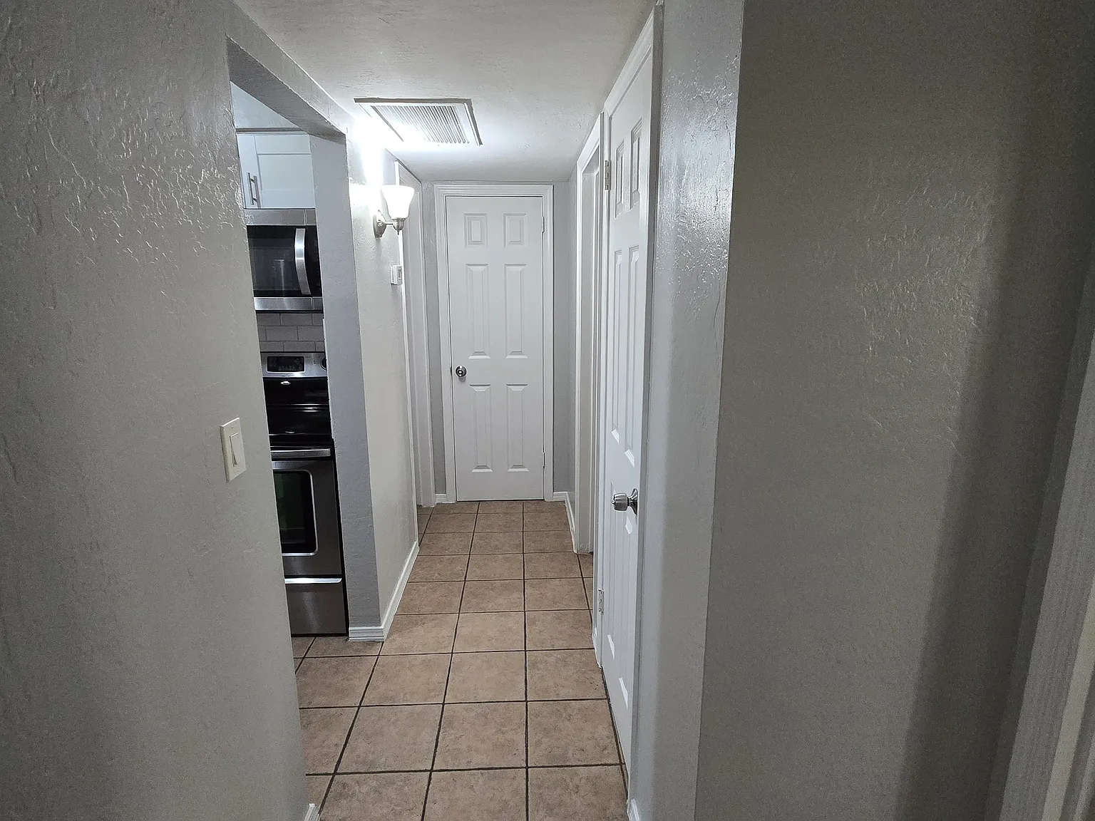 733 W 5th Ave — Photo 1
