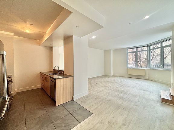 4th image of 229 W 60th St APT 2S