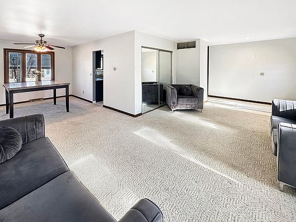 4th image of 8019 Hohman Ave