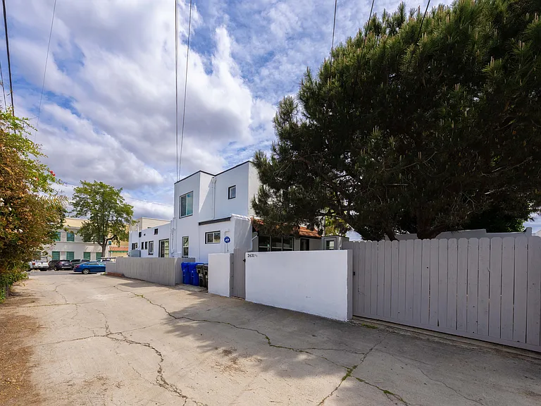 2631 1/2 Collier Ave — Photo 25