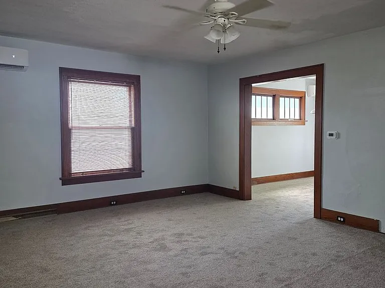 315 N Summit St — Photo 3