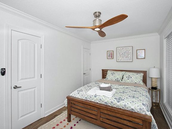 5th image of 810 W Ocean View Ave APT 7