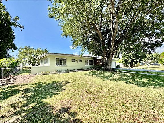 4th image of 434 NW 20th St