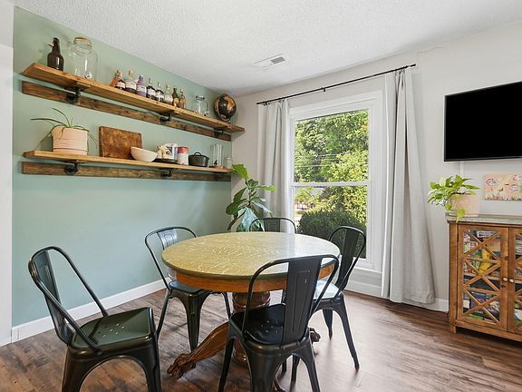5th image of 874 Donaldson Rd