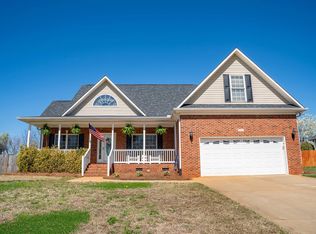 376 Shadow Oak Ct, Boiling Springs, SC 29316