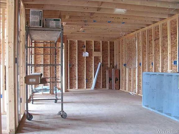 4th image of 27 Sagebrush Ln