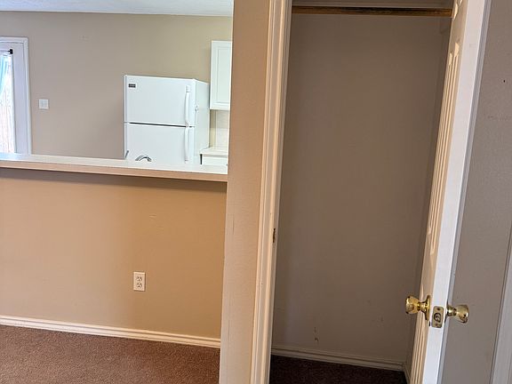 2nd image of 510 Kline Ave Unit 2