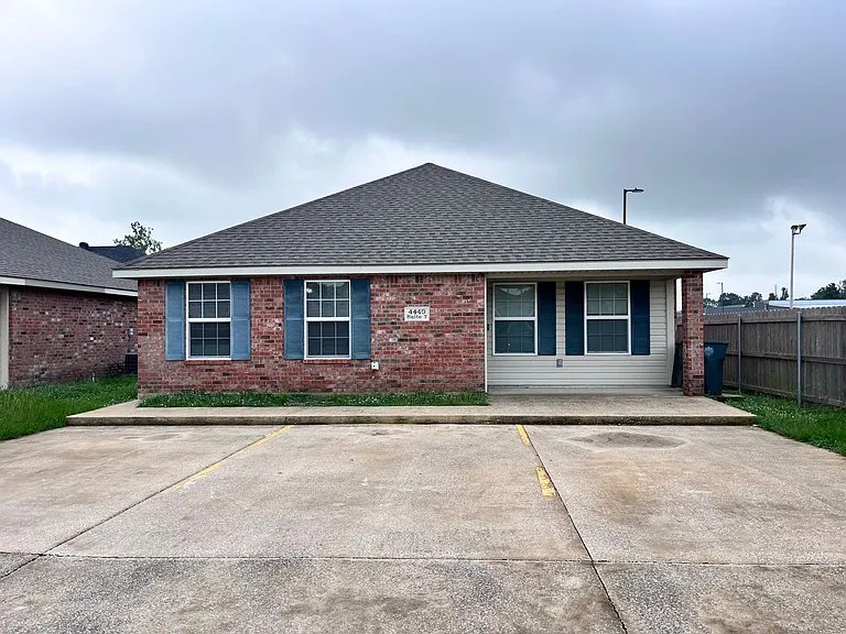 4440 Brown St — Photo 12