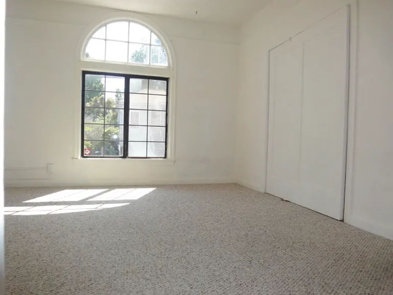 1944 Curtis St #2 — Photo 4