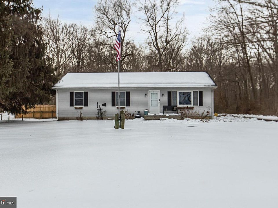 1st image of 902 Vandyke Greenspring Rd