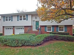 42-06 Naugle Dr, Fair Lawn, NJ 07410