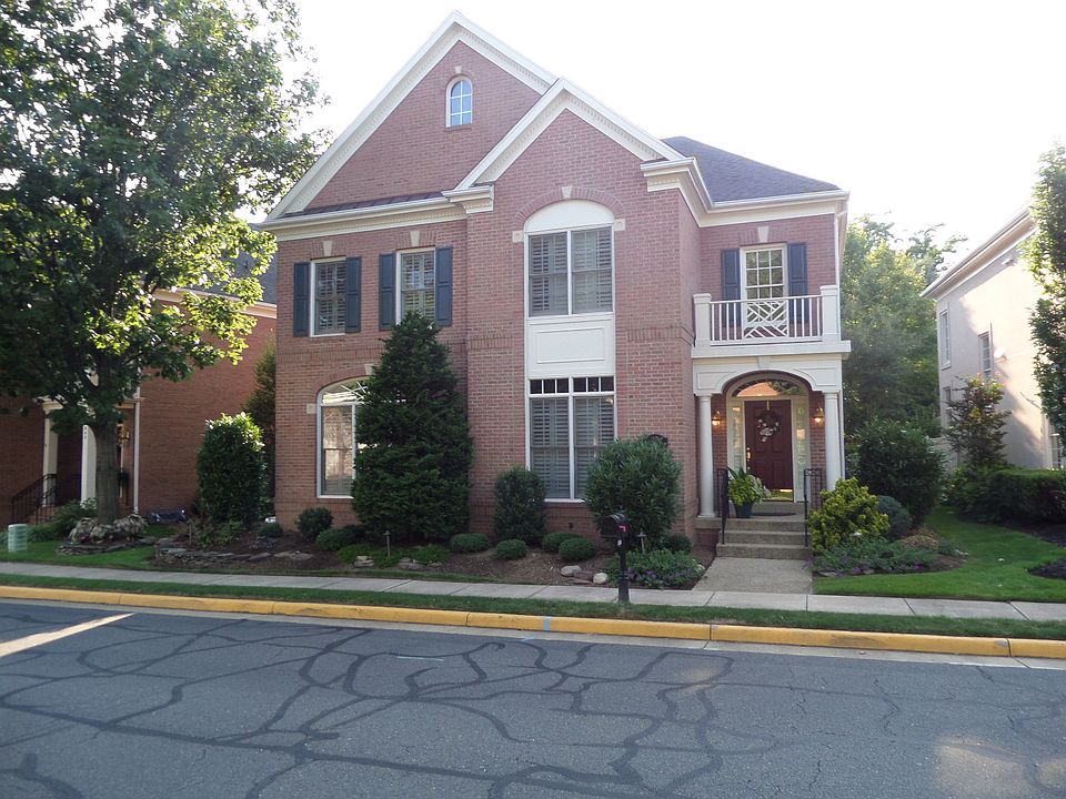 1st image of 3866 Farrcroft Dr