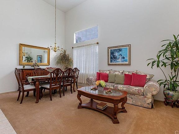 3rd image of 6727 Royal Crest Ct