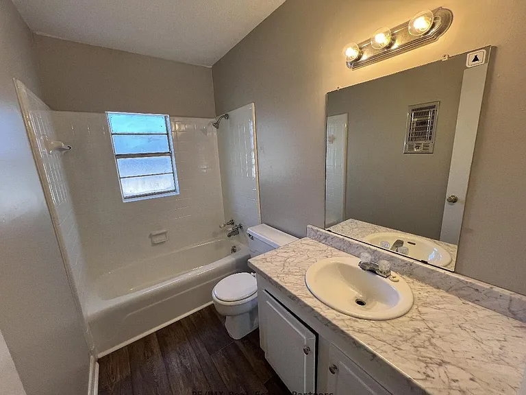 1207 N 25th Ave #4 — Photo 6