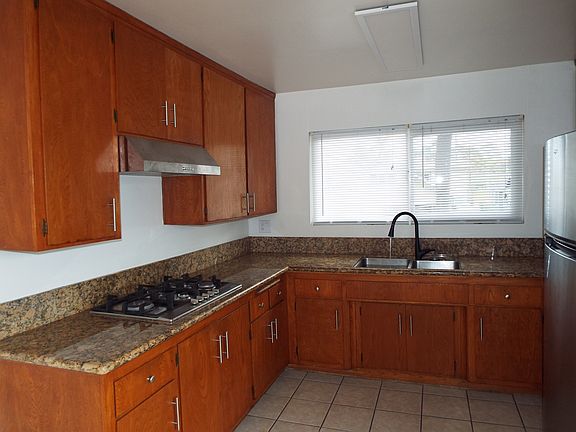4th image of 219 Newport Ave APT 5
