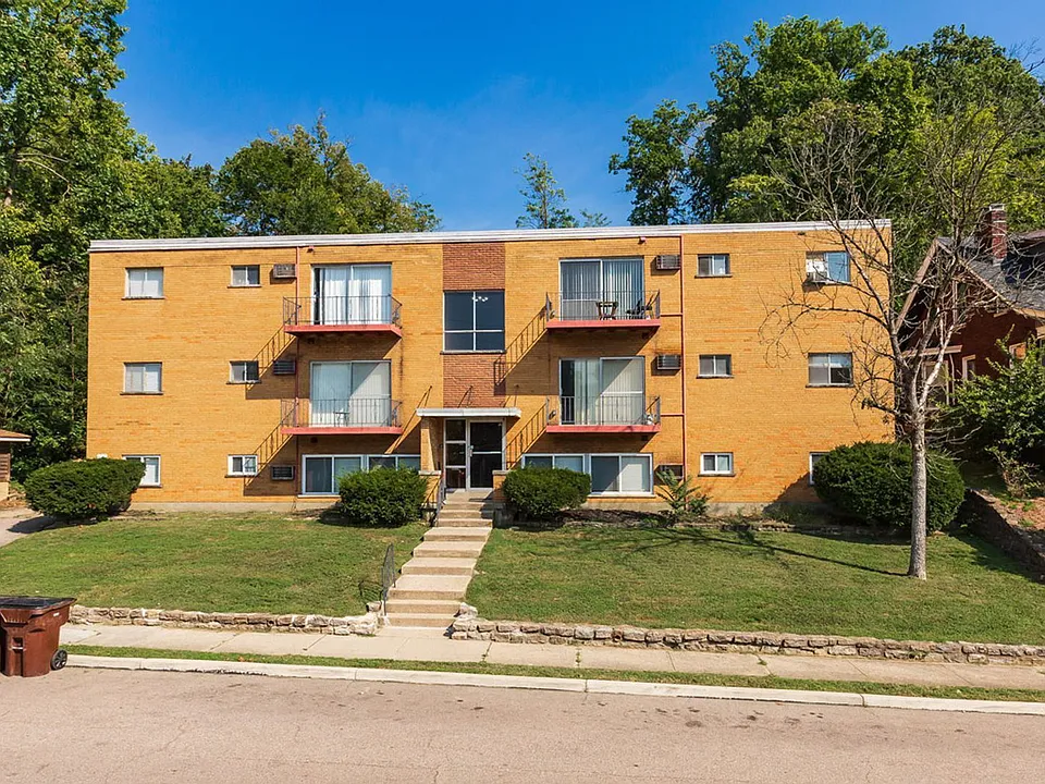 1590 Glen Parker Ave #2