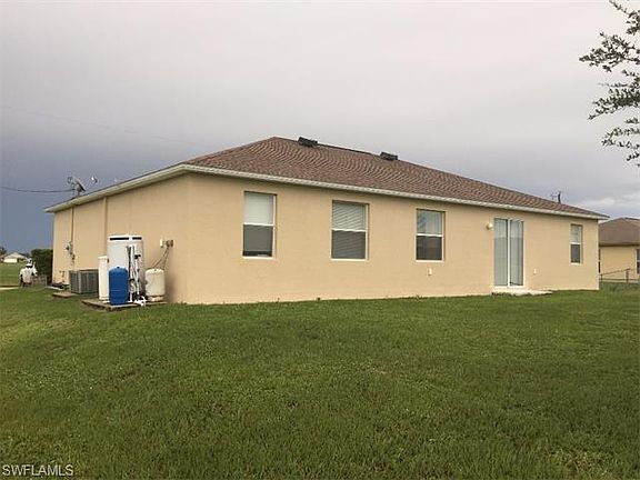 3rd image of 2200 NE 3rd Ave