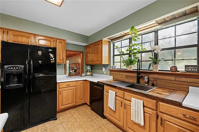 1382 Bristol Ct — Photo 9