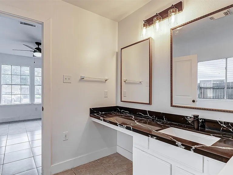 21892 Silver Oak Ct — Photo 32