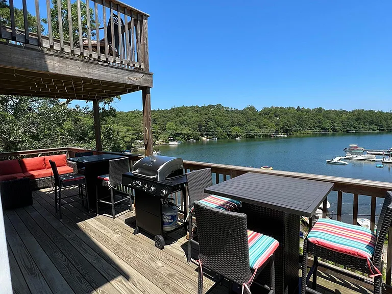 207 Roxy Cahoon Rd — Photo 1