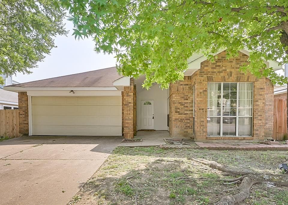 1st image of 404 Valley Mills Dr