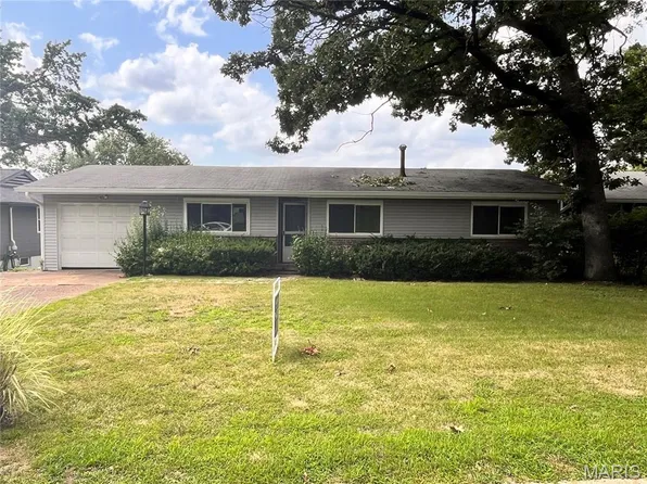 745 Montego Dr, Saint Louis, MO 63126
